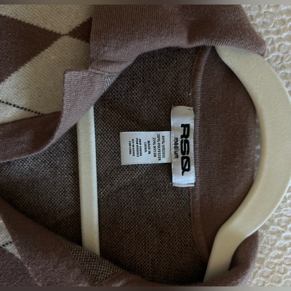 RSQ Argyle knit sleeveless dress. - Picture 3 of 4